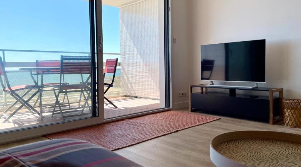 פורנישי Large Studio Direct Access To The Beach מראה חיצוני תמונה
